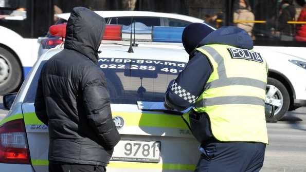 Более 3800 водителей были оштрафованы в выходные дни за нарушения ПДД.