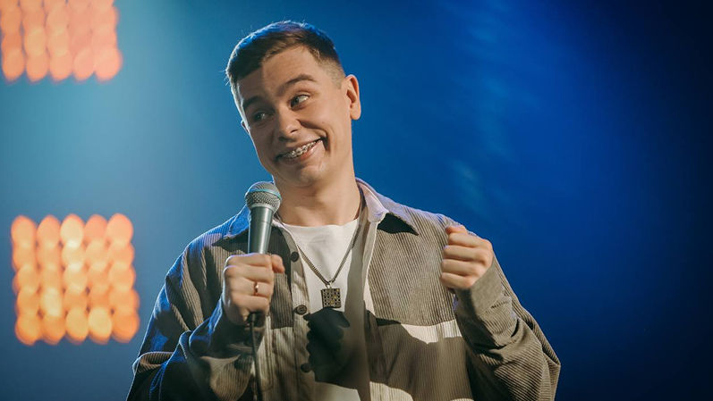 Afisha.md: Comediantul Sergey Orlov vine la Chișinău și București Ⓟ