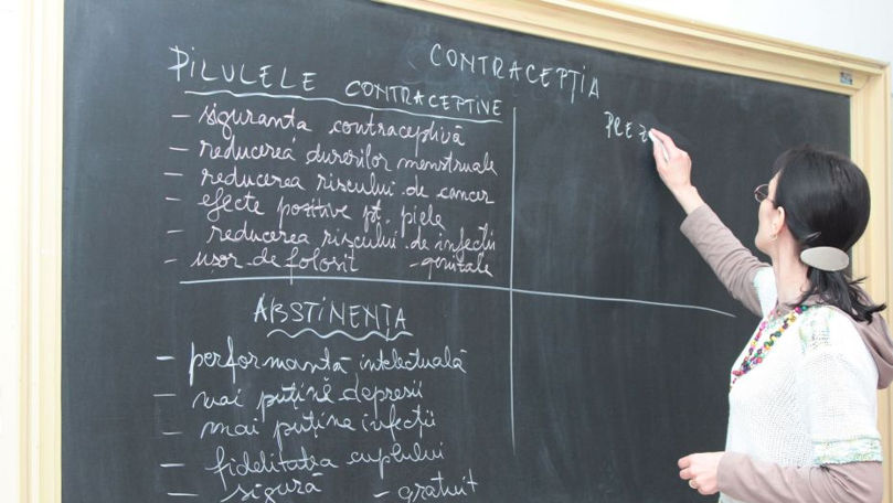 Sondaj: Câți moldoveni susțin introducerea educației sexuale în școli