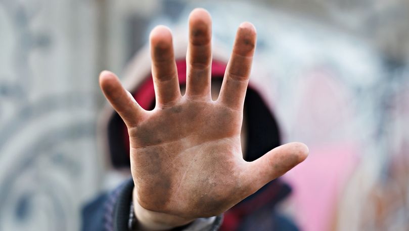 Sentință după 10 ani în cazul copilelor exploatate sexual și prin muncă