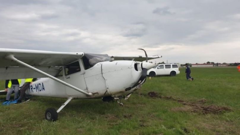 O aeronavă s-a prăbuşit în România: Pilotul a fost transportat la spital