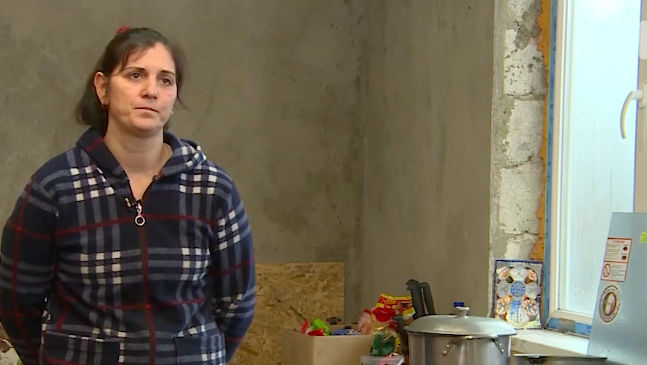 Povestea unei moldovence bătute de soț, rămasă singură cu șase copii