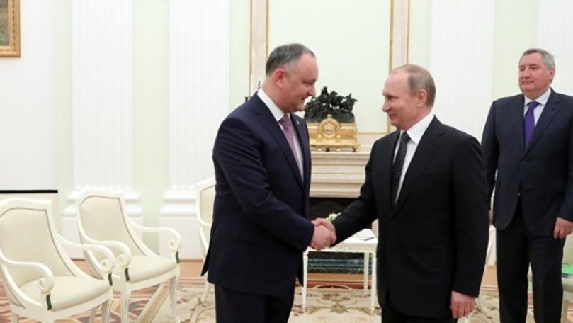 Dodon, invitat de Putin să participe la acțiunile festive de 9 mai 2020