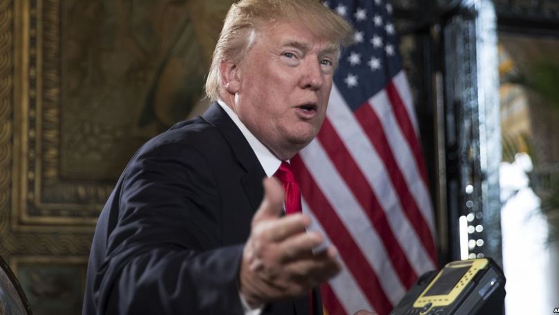 Trump acuză presa pentru suspendarea briefingurilor de la Casa Albă
