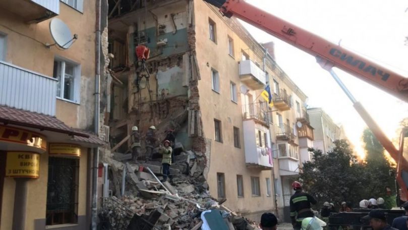 Un bloc din Lviv s-a prăbușit: Cel puţin doi oameni au murit