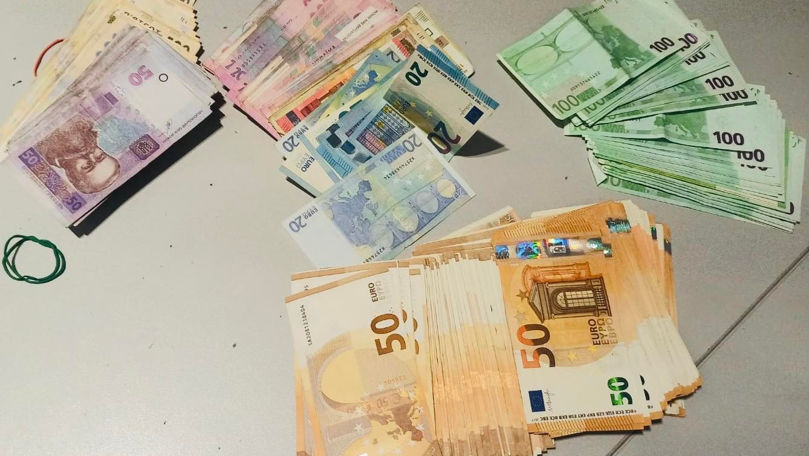 Când călătorii sunt obligați să declare valorile valutare în vamă