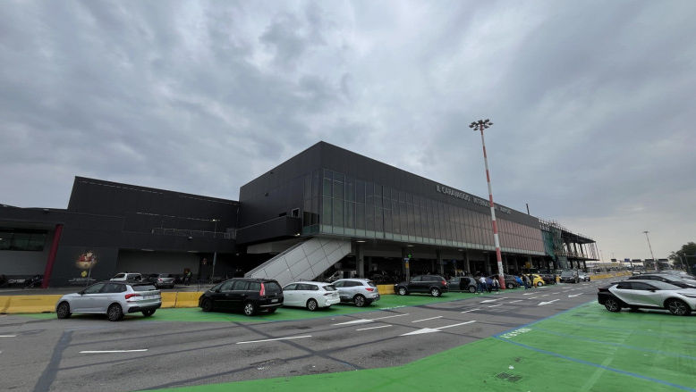Italia: Un bărbat a murit după ce a fost aspirat de motorul unui avion