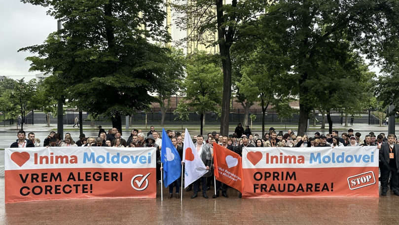 Protest la Parlament, organizat de reprezentanții Inima Moldovei
