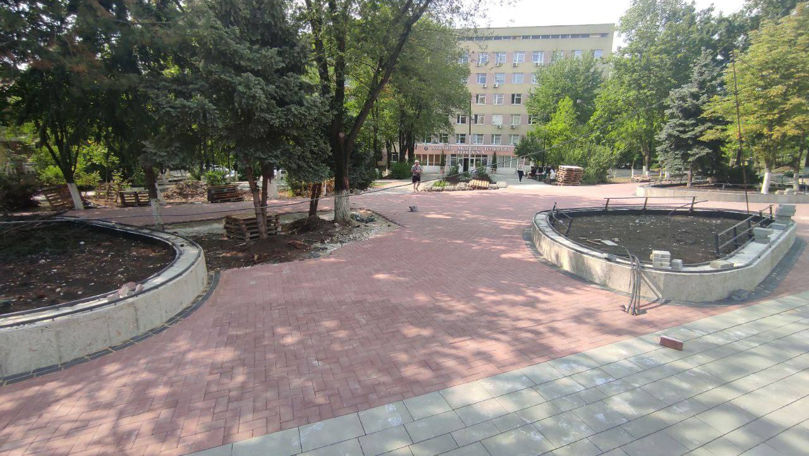 Lucrările de amenajare a scuarului din sectorul Ciocana continuă