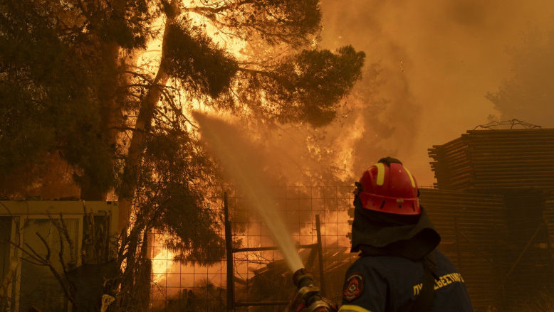 Stare de urgență pe insula grecească Chios din cauza incendiilor