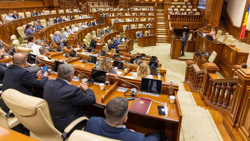 Activitatea Comisiei mediu pentru 2021-2025, discutată la Parlament