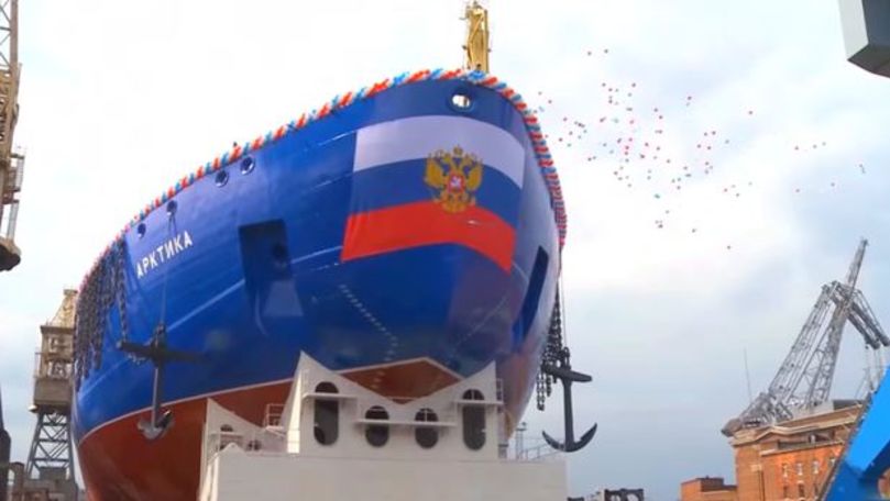 Rusia a lansat pe apă cel mai puternic spărgător de gheaţă nuclear