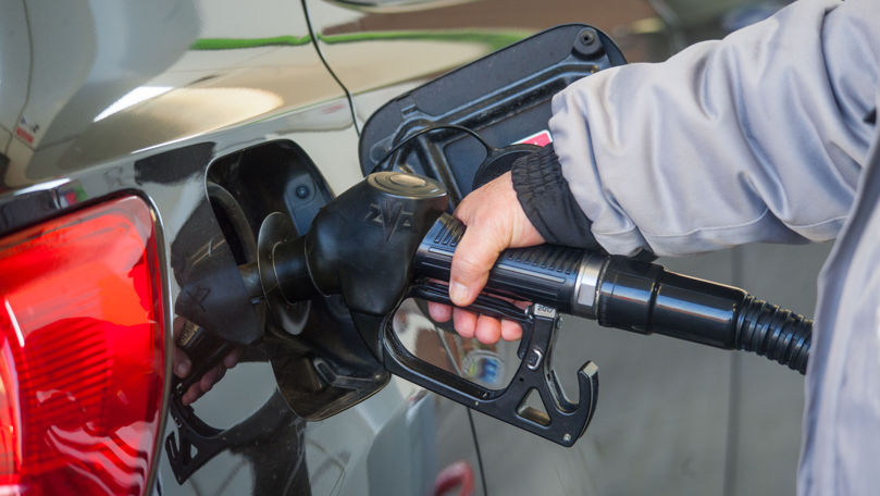 Noi prețuri stabilite de ANRE: Cu cât se ieftinește benzina