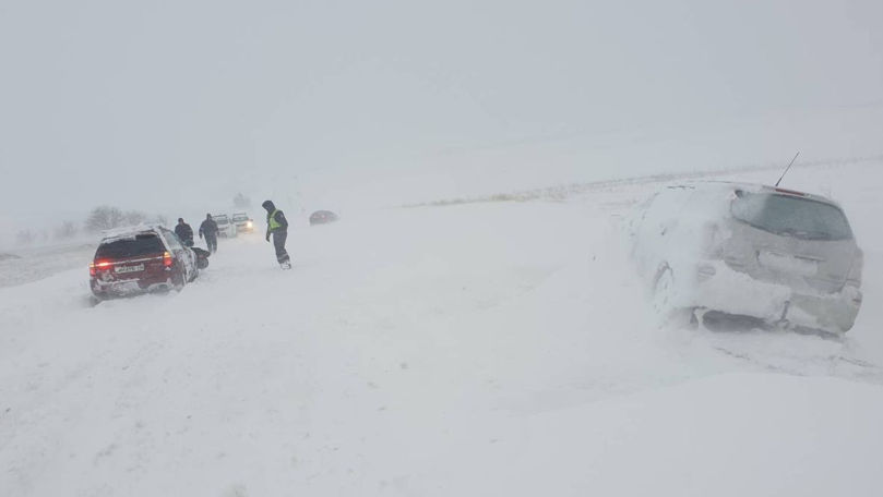 В Каушанах в заблокированном в снегу авто нашли тела двух человек.