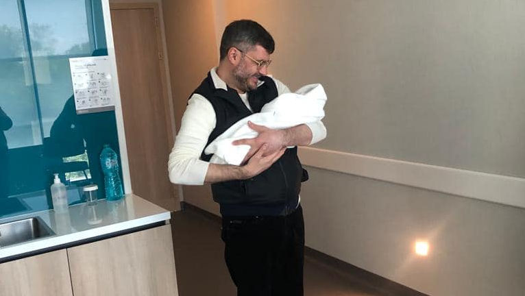 Fotachi și Stati au devenit părinți: Prima imagine publicată de tată