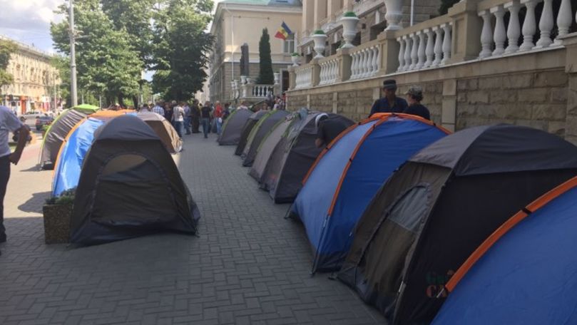 Un bărbat se plânge că nu a primit 1.000 de lei pentru 2 zile de protest