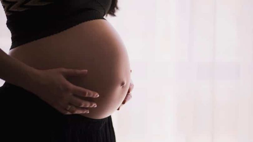 Reguli noi: Cum nasc femeile din R. Moldova pe timp de pandemie