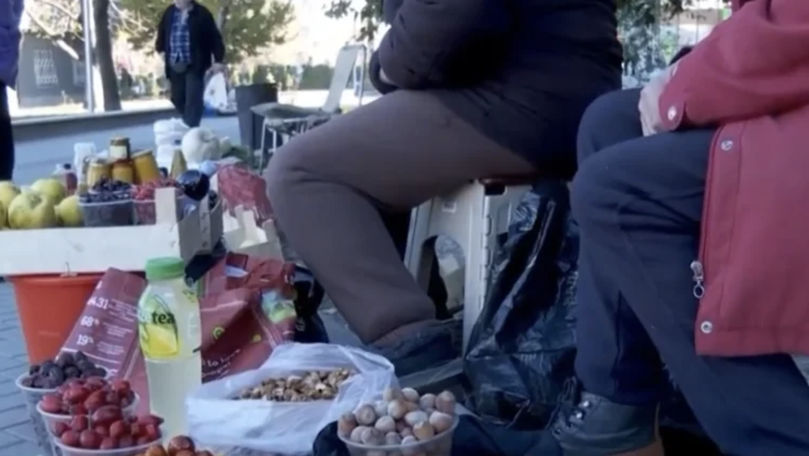 Pensii mici și vânzări în frig: Destinul crunt al pensionarilor din țară