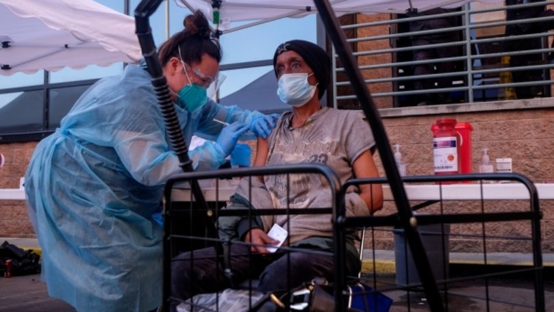 Oferte în SUA: O bere sau 100 de dolari pentru cei care se vaccinează
