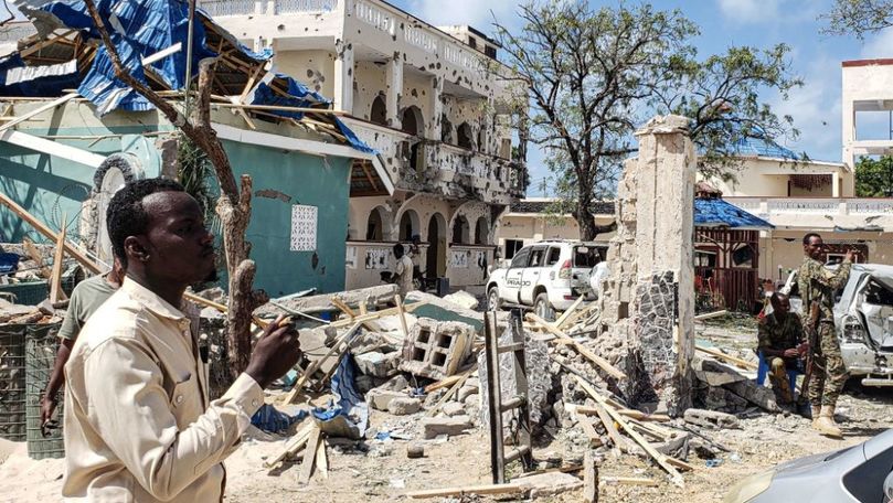Masacru într-un hotel din Somalia: Sunt cel puţin 26 de morţi