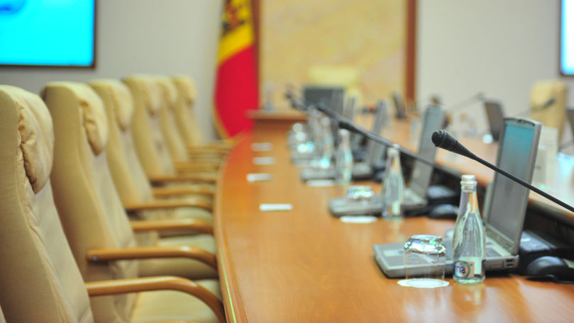 Vin alegerile: Șapte miniștri din Guvern își suspendă activitatea