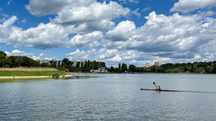 La Ungheni va fi creat un centru sportiv regional de caiac-canoe