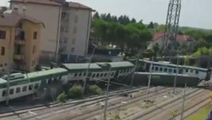 Un tren a deraiat într-o gară din Italia: 4 vagoane au sărit de pe șine