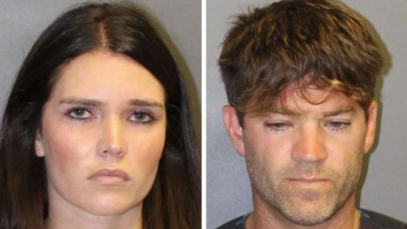 Un chirurg și iubita lui, acuzați că seduceau, drogau și violau femei