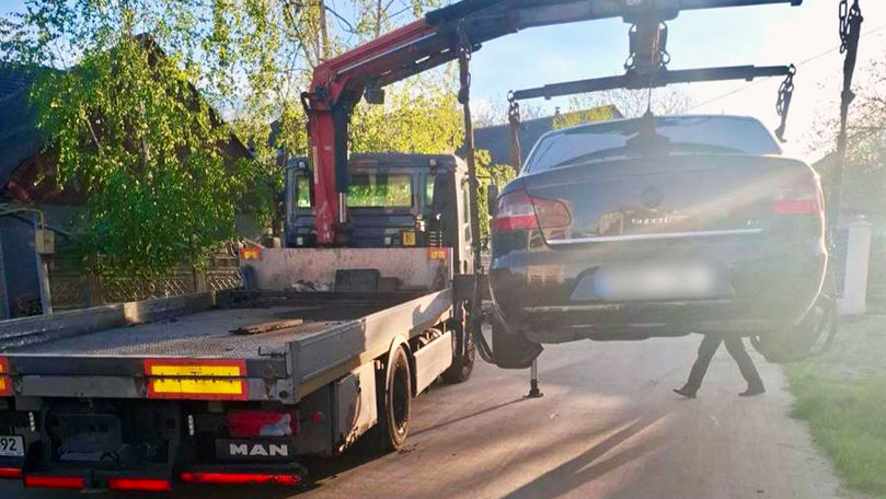 В Костештах подросток взял машину без ведома взрослых, но был остановлен полицией.