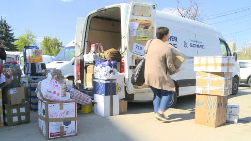 Coletele pline cu bunătăți, trimise în ajun de Paști în Moldova
