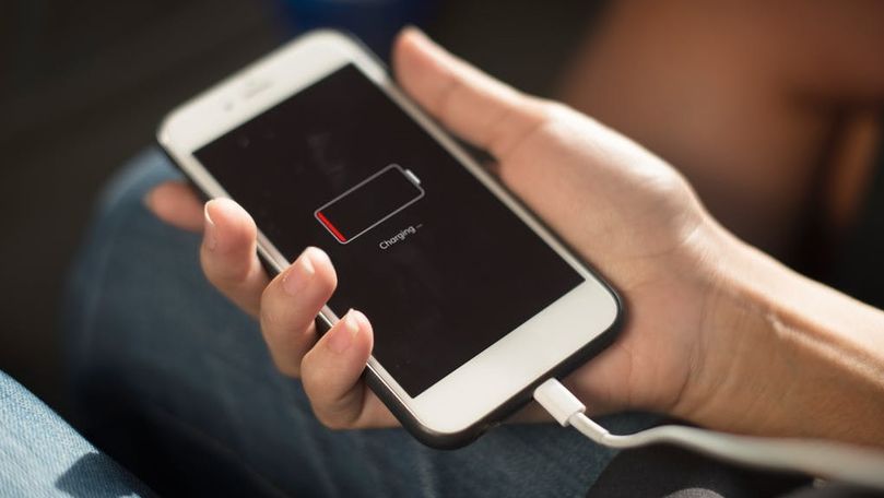 Cât trebuie să-ți ții smartphonul la încărcat ca să nu-i strici bateria