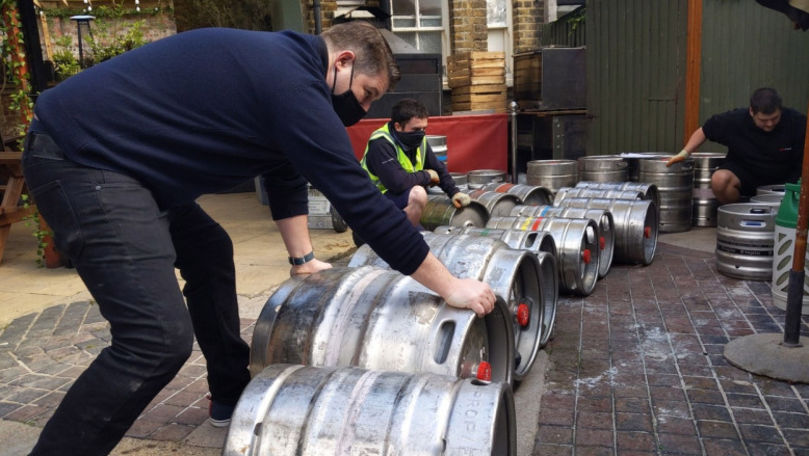 Restricții ridicate: Pub-urile din Marea Britanie au rămas fără bere