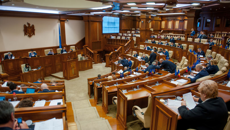 Deputații Parlamentului au donat bani pentru lupta cu COVID-19