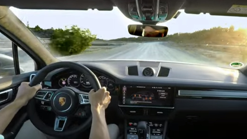 Cамый мощный Porsche Cayenne установил необычный рекорд скорости.