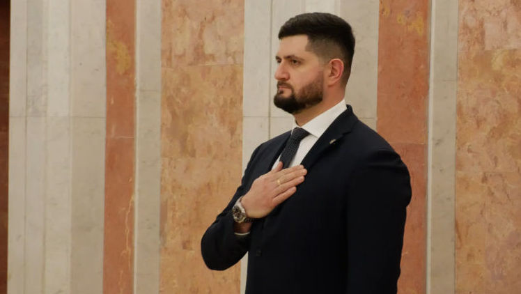 De ce Junghietu a lăsat salariul de 12.000 euro și a revenit în Moldova