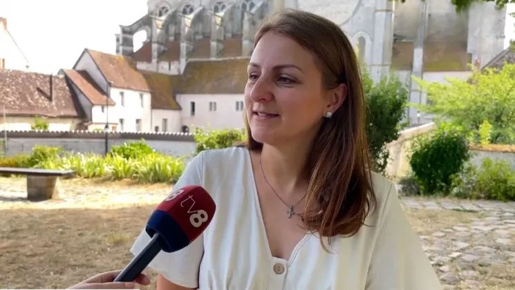 Povestea unei moldovence care conduce o echipă financiară în Franța