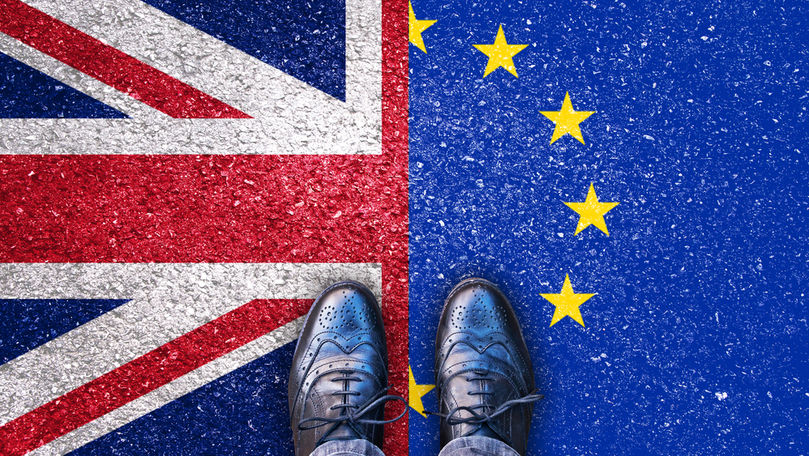 Patru scriitori britanici vor porni într-un turneu european anti-Brexit