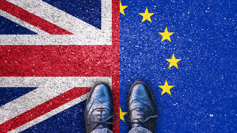 Patru scriitori britanici vor porni într-un turneu european anti-Brexit