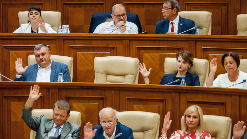 Закон о языках, проголосованный депутатами, до этого получил негативный отзыв кабмина.