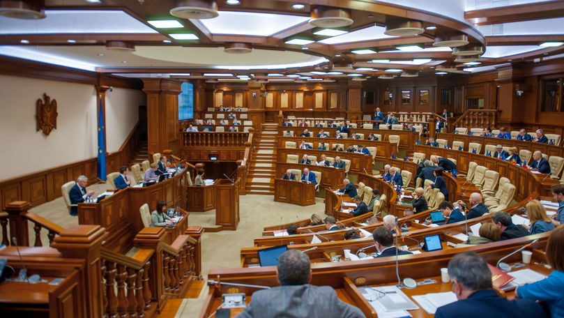 Ședința Parlamentului a fost amânată pentru vineri, 12 februarie