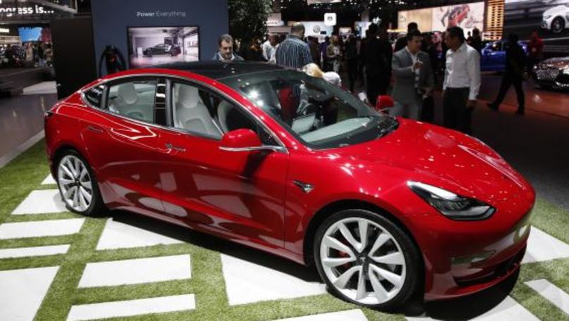 Tesla: 900.000 de dolari pentru hacherii care pot sparge un Model 3