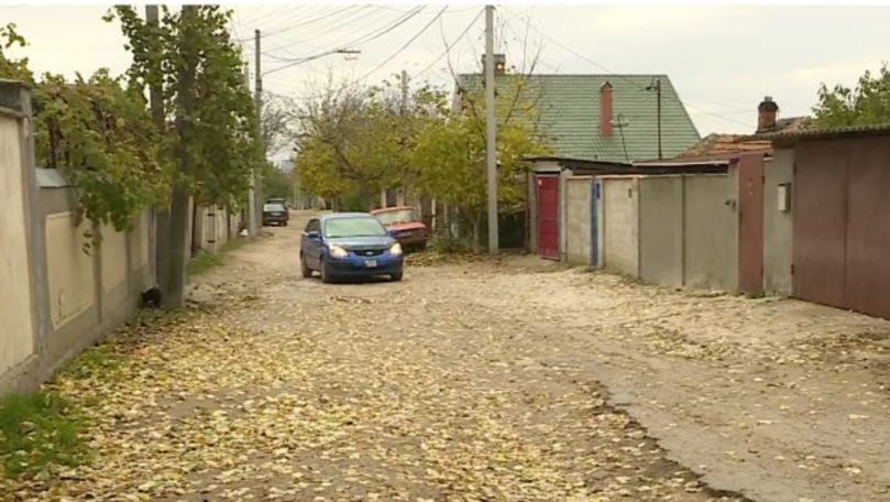 Mai multe străzi din cartierul Poşta Veche sunt ca după război