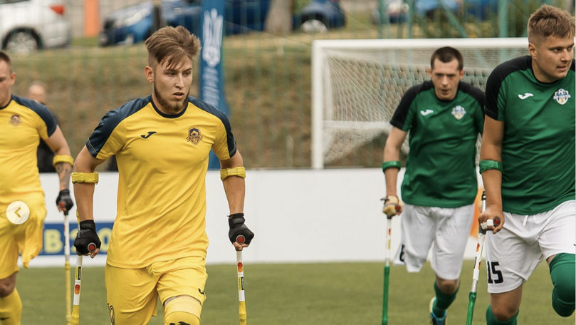 Ucraina va organiza primul campionat de fotbal jucat în cârje