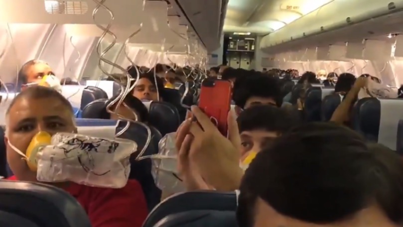 Groază în avion: Pasagerii au început să sângereze pe nas și prin urechi
