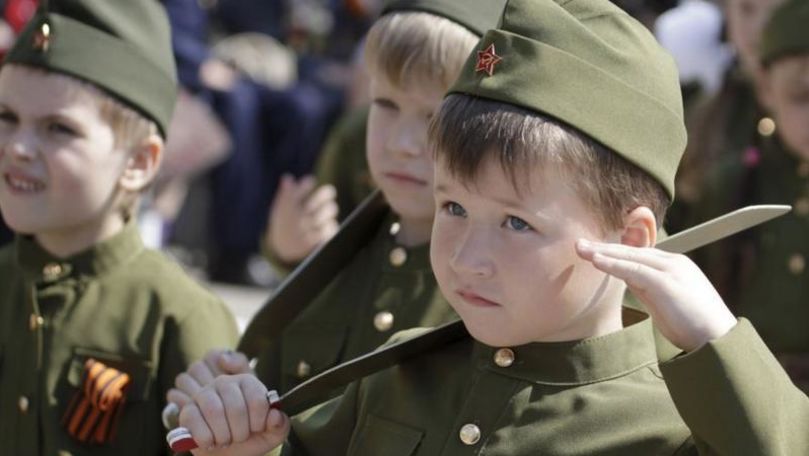 Un general rus vrea să introducă ore de pregătire militară în școli