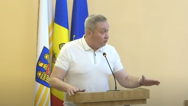 Replici la CMC pe taxa de salubrizare de 120 lei. Pântea: Nu dai, nu ai