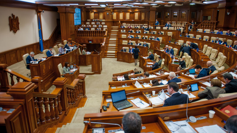 Sondaj: 3 partide ar ajunge în Parlament dacă duminică ar fi anticipate