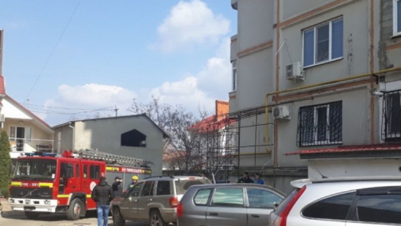 Un tânăr a căzut în gol de la etajul 7 al unui bloc din Comrat
