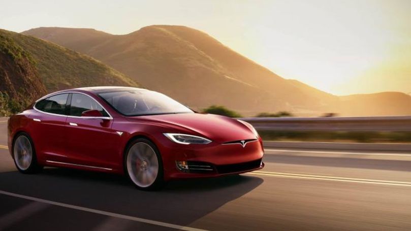 Plângere: Mașina Tesla a fost capcană mortală pentru un șofer ars de viu