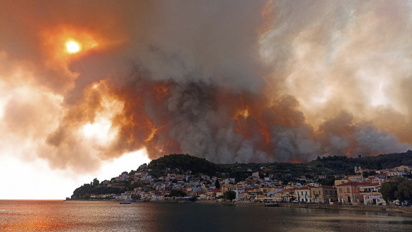 Mărturiile românilor prinşi în iadul din Grecia: Plouă cu foc. E grav